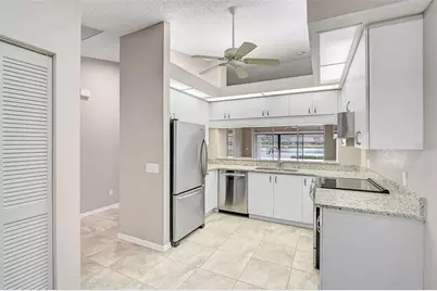 7146 Lakeside Drive, Sarasota, FL 34243 - Photo 5