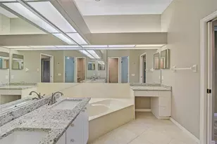 7146 Lakeside Dr, Sarasota, FL 34243 - Photo 25