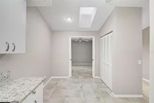 7146 Lakeside Dr, Sarasota, FL 34243 - Photo 7