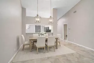 7146 Lakeside Dr, Sarasota, FL 34243 - Photo 17