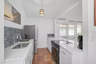 800 S Blvd Of Presidents, Sarasota, FL 34236 - Photo 9