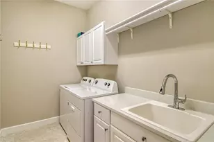 8052 Grande Shores Dr, Sarasota, FL 34240 - Photo 45