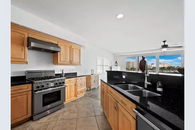 650 Golden Gate Point #401, Sarasota, FL 34236 - Photo 15