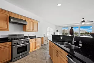 650 Golden Gate Point, Sarasota, FL 34236 - Photo 15