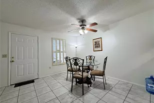 3610 59th Ave W, Bradenton, FL 34210 - Photo 9