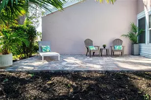 7213 Las Casas Dr, Sarasota, FL 34243 - Photo 23