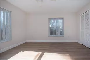 7213 Las Casas Dr, Sarasota, FL 34243 - Photo 23