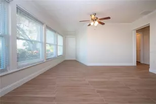 7213 Las Casas Dr, Sarasota, FL 34243 - Photo 9