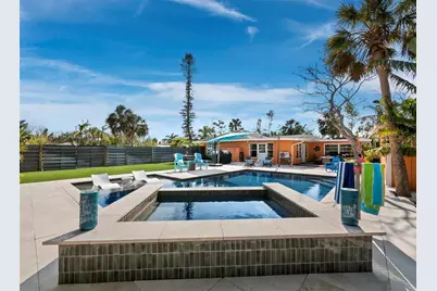 711 Russell Street, Longboat Key, FL 34228 - Photo 1