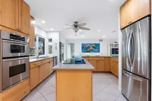 5560 Shadow Lawn Dr, Sarasota, FL 34242 - Photo 15