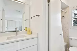 5560 Shadow Lawn Dr, Sarasota, FL 34242 - Photo 23