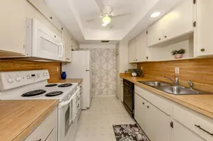 1555 Tarpon Center Dr, Venice, FL 34285 - Photo 11