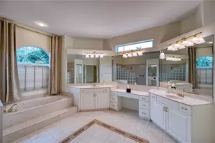 10523 Cheval Pl, Lakewood Ranch, FL 34202 - Photo 11