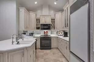 7261 Villa D Este Dr, Sarasota, FL 34238 - Photo 9