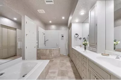 7261 Villa Deste Drive, Sarasota, FL 34238 - Photo 17