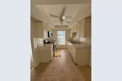 5345 Pamela Wood Way, Sarasota, FL 34233 - Photo 7