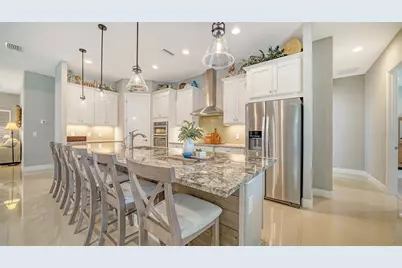 7087 Tamworth Parkway, Sarasota, FL 34241 - Photo 9