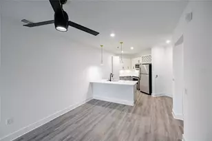 1420 Lakefront Dr, Sarasota, FL 34240 - Photo 9