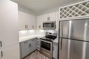 1420 Lakefront Dr, Sarasota, FL 34240 - Photo 5