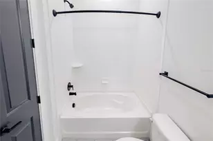 1420 Lakefront Dr, Sarasota, FL 34240 - Photo 19