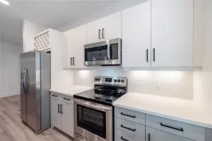 1420 Lakefront Dr, Sarasota, FL 34240 - Photo 7