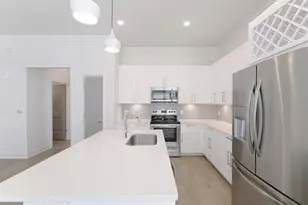 1420 Lakefront Dr, Sarasota, FL 34240 - Photo 5