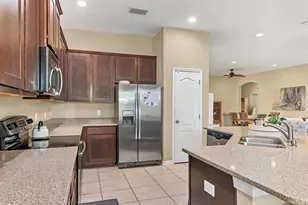 9214 Raes Creek Pl, Palmetto, FL 34221 - Photo 11