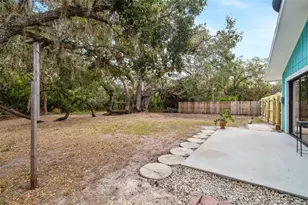 3200 Tobero Ln, Sarasota, FL 34235 - Photo 25