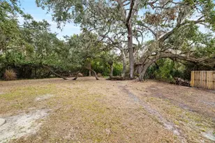3200 Tobero Ln, Sarasota, FL 34235 - Photo 21