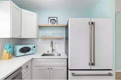 3200 Tobero Lane, Sarasota, FL 34235 - Photo 5