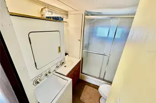 154 Maui Dr, Palmetto, FL 34221 - Photo 9