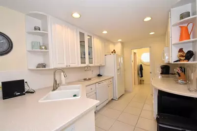 7624 Bergamo Avenue #4B, Sarasota, FL 34238 - Photo 11