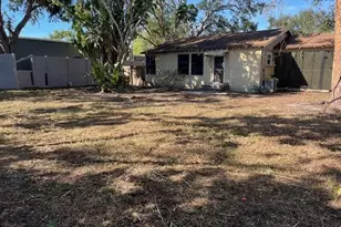 1958 Bougainvillea St, Sarasota, FL 34239 - Photo 5