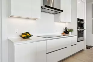 301 Quay Commons, Sarasota, FL 34236 - Photo 17