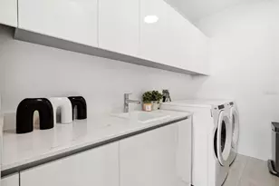 301 Quay Commons, Sarasota, FL 34236 - Photo 21