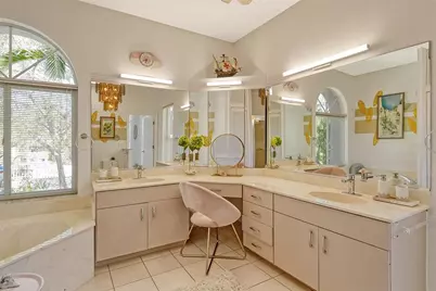 746 Plymouth Street, Sarasota, FL 34242 - Photo 25