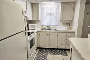 3528 Lake Bayshore Dr, Bradenton, FL 34205 - Photo 3