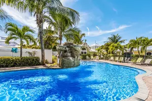 6606 Holmes Blvd, Holmes Beach, FL 34217 - Photo 9