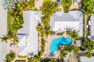 6606 Holmes Blvd, Holmes Beach, FL 34217 - Photo 15