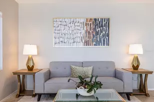 800 Benjamin Franklin Dr, Sarasota, FL 34236 - Photo 9