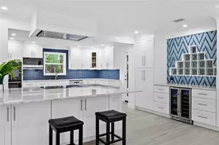 619 Buttonwood Dr, Longboat Key, FL 34228 - Photo 11