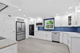 619 Buttonwood Dr, Longboat Key, FL 34228 - Photo 13