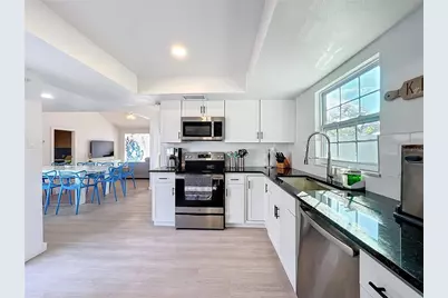 2900 Woodpine Court, Sarasota, FL 34231 - Photo 17