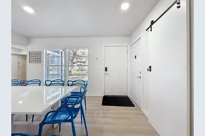 2900 Woodpine Court, Sarasota, FL 34231 - Photo 9