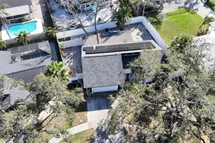 2900 Woodpine Ct, Sarasota, FL 34231 - Photo 69