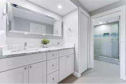 5236 Siesta Cove Drive, Sarasota, FL 34242 - Photo 19