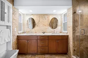 327 Avenida Milano, Sarasota, FL 34242 - Photo 37