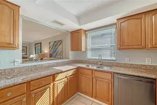 966 La Costa Cir, Sarasota, FL 34237 - Photo 3