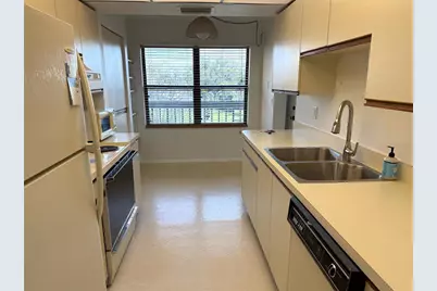 435 30th Avenue W #D303, Bradenton, FL 34205 - Photo 7