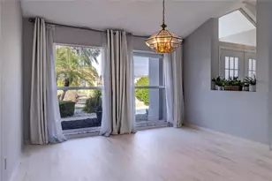 1211 Peridot Ln, Sun City Center, FL 33573 - Photo 5